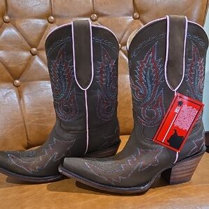 Elegant Brown Heeled Boots with Pink Detailing